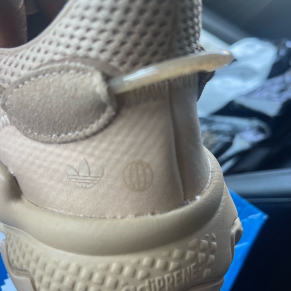 Adidas - Picture 5 of 9